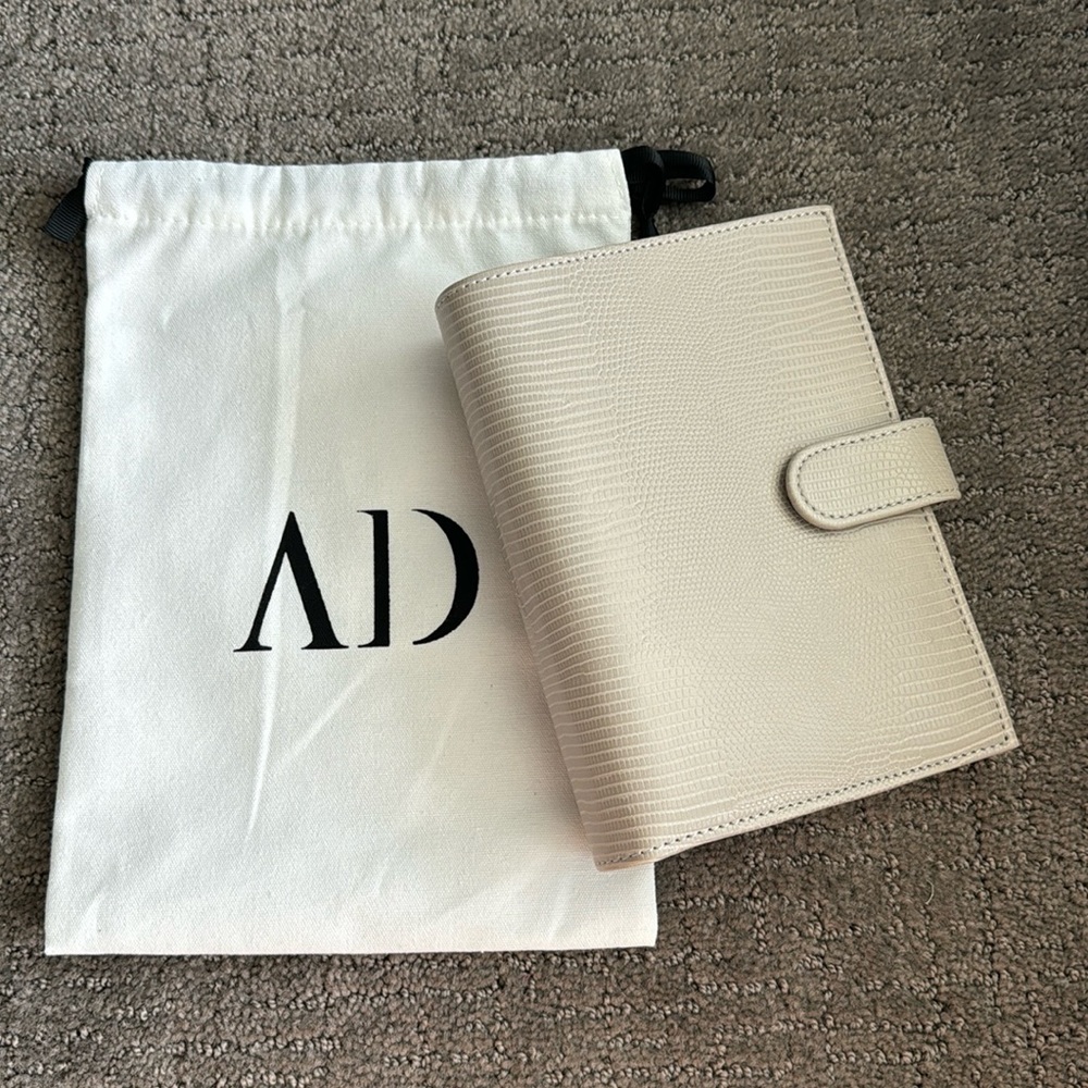 The Aesthetic Dollar Taupe with Silver Hardware A6 Binder